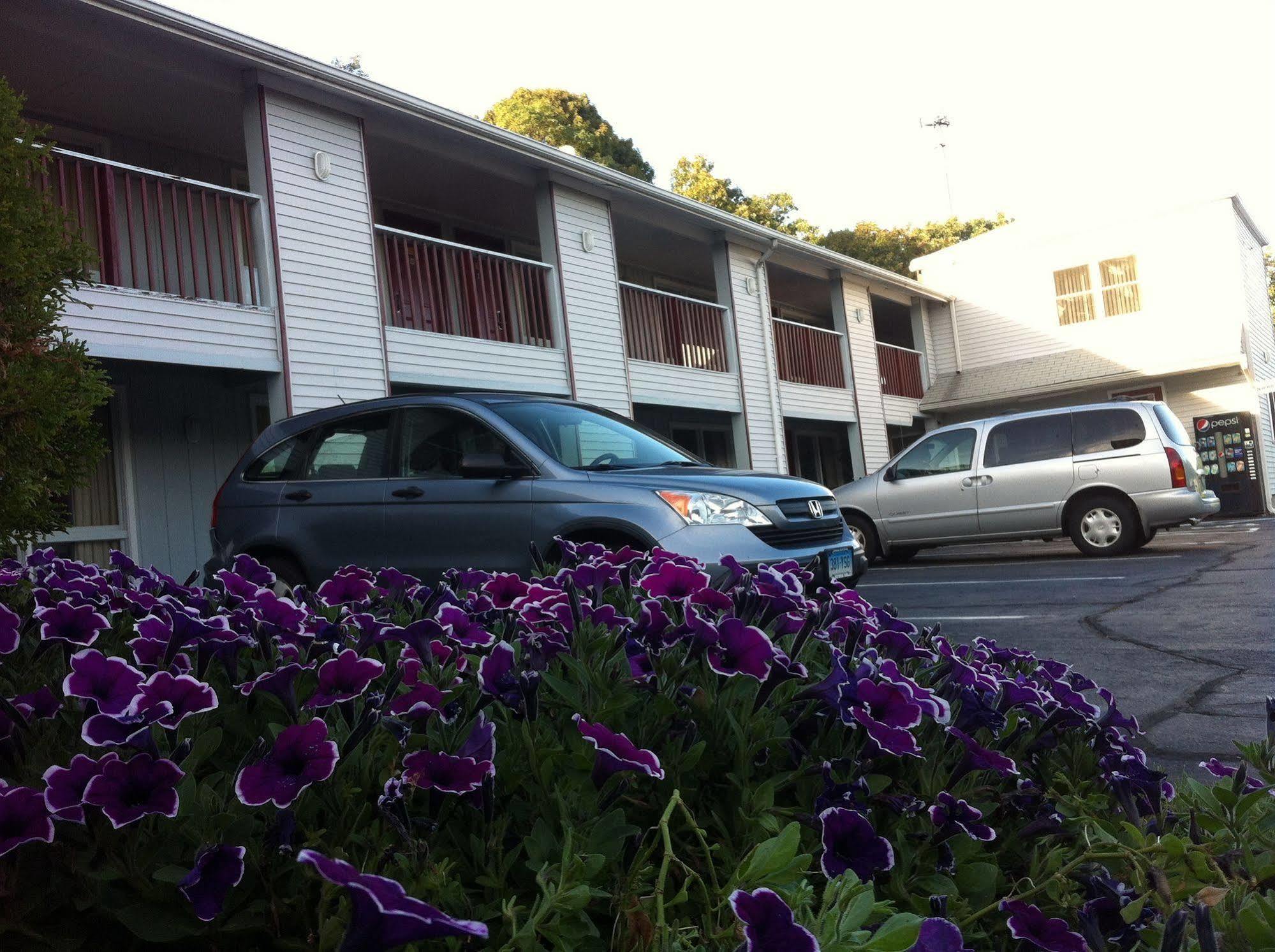 Liberty Inn Old Saybrook Exterior photo